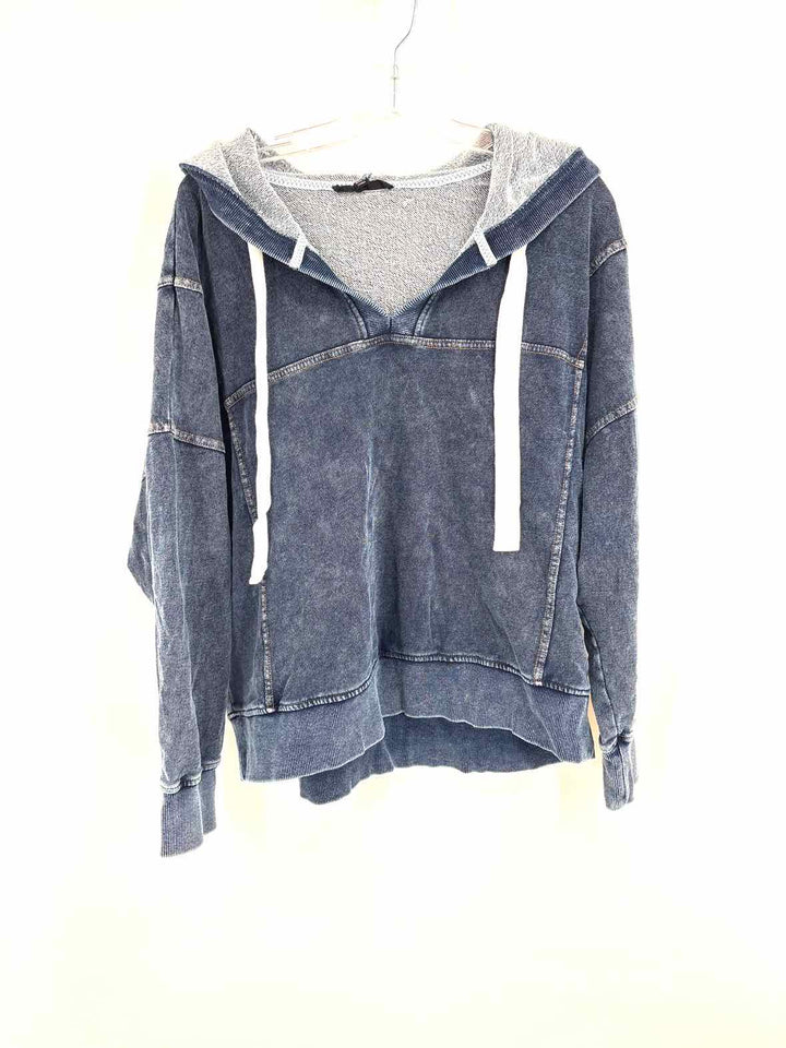 Size XL Jane & Delaney Denim Sweater