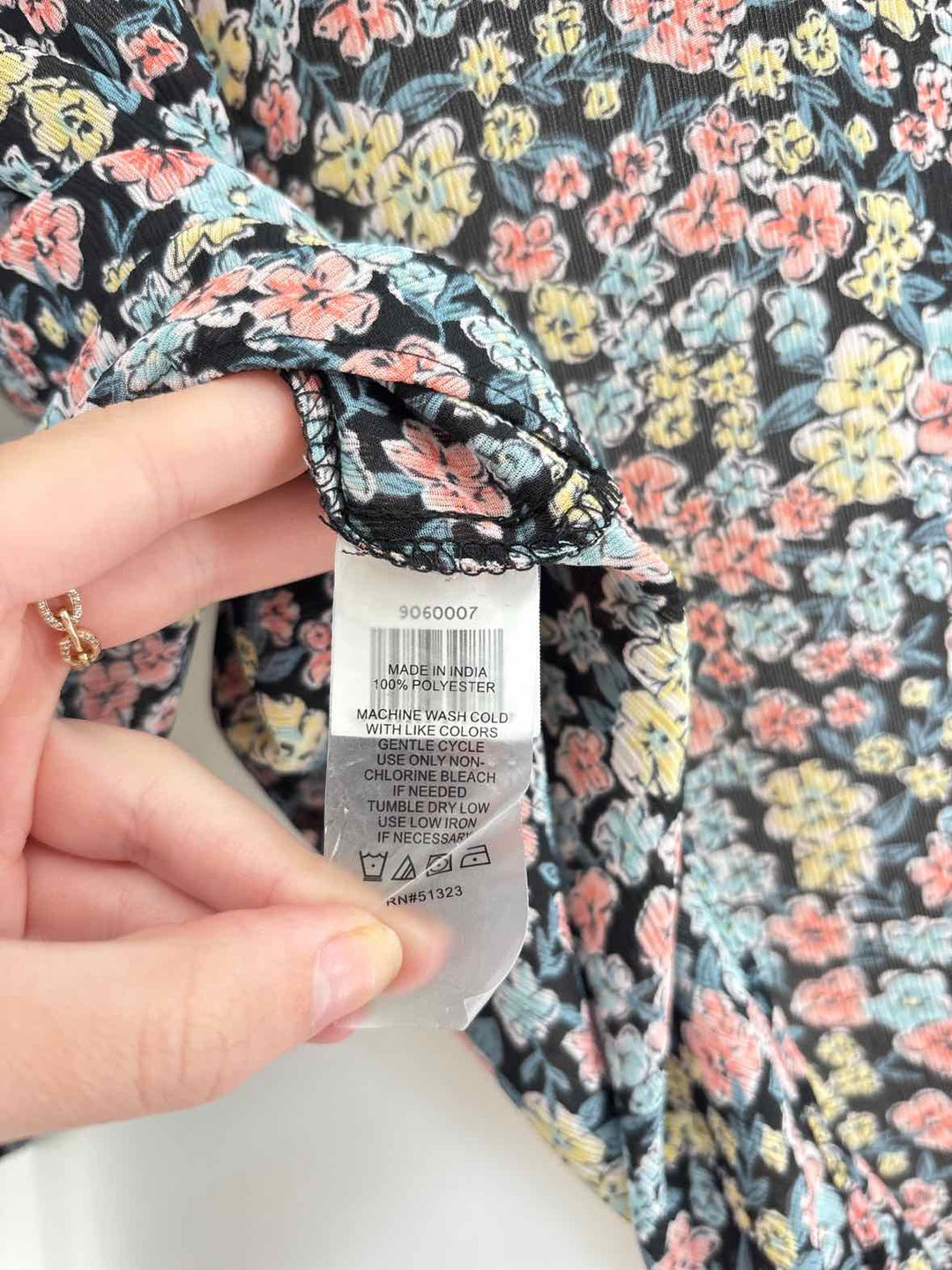 Size M Vince Camuto Multi-Color Shirt
