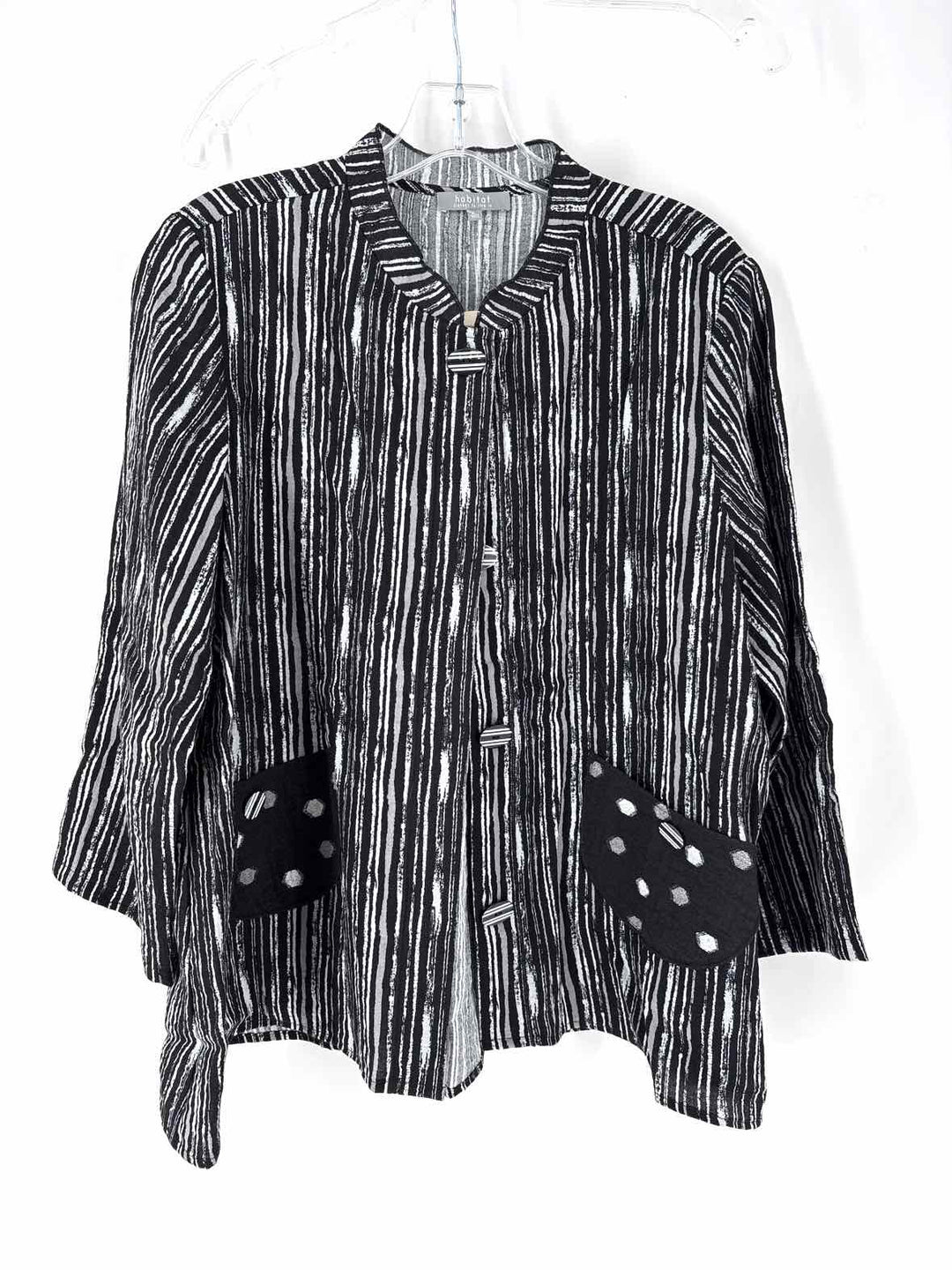 Size L Black/White Shirt