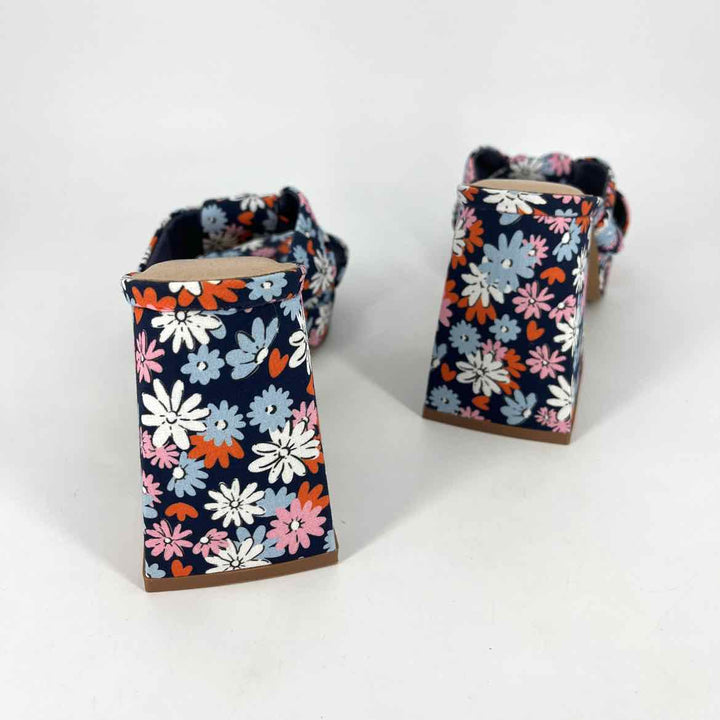 Shoe Size 9 MATISSE Multi-Color Canvas Sandals