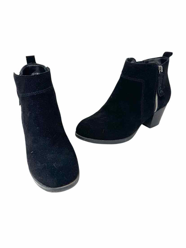 Shoe Size 7.5 Black Suede Boots