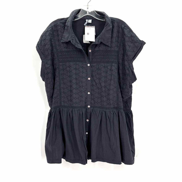 Size 18/20 CATO Black Shirt
