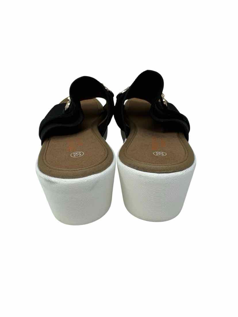 Shoe Size 38 Bernie Mev Black Sandals