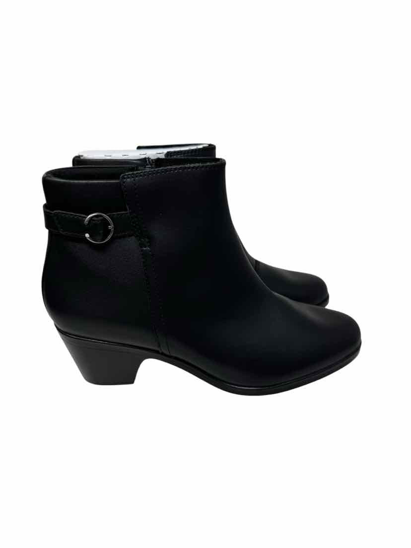 Shoe Size 10 CLARKS Black Boots