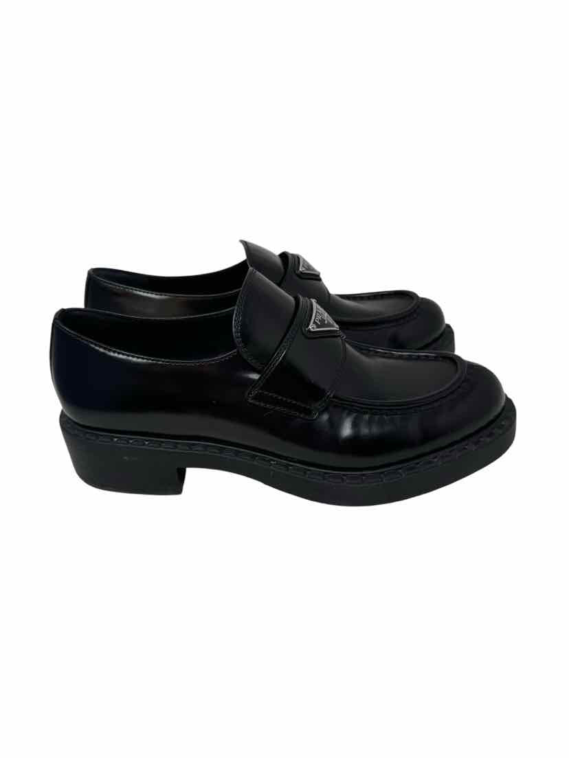 Shoe Size 39.5 PRADA Black Leather Luxury - Flats