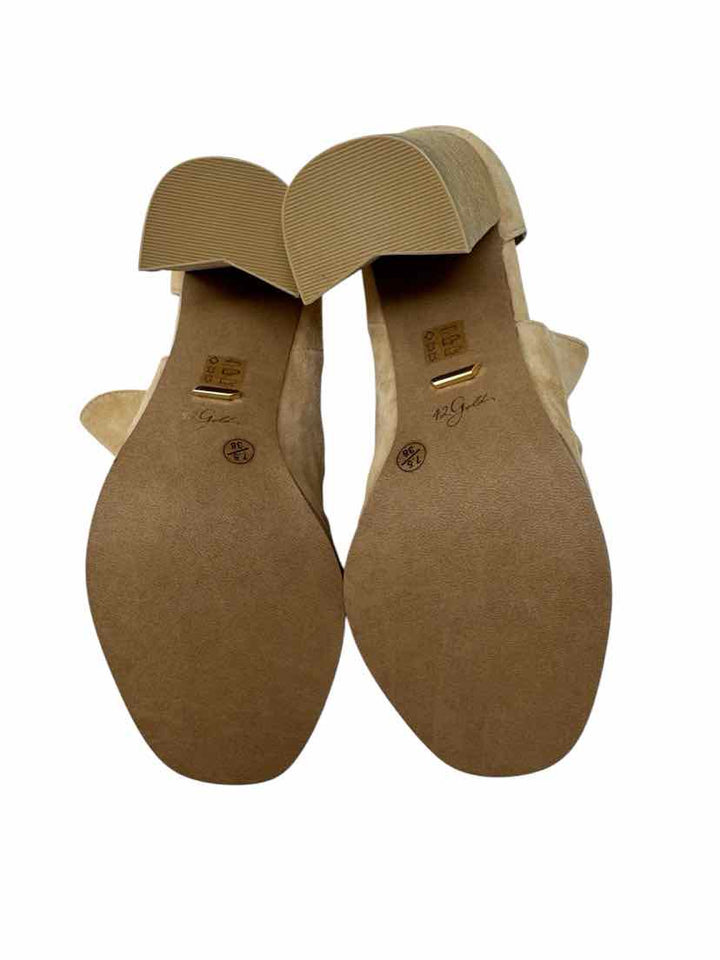 Shoe Size 7.5 Beige Boots