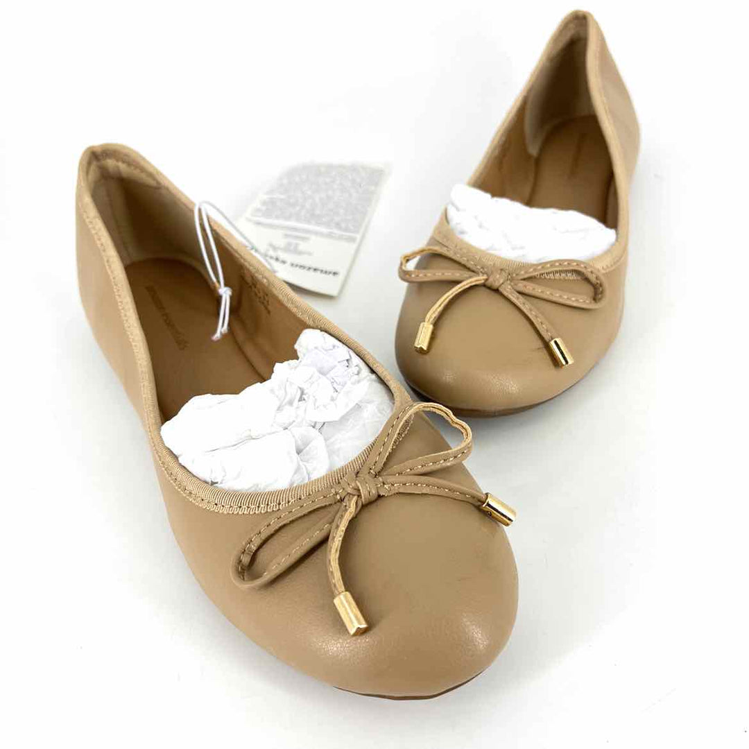Shoe Size 8.5 Taupe Faux Leather Flats