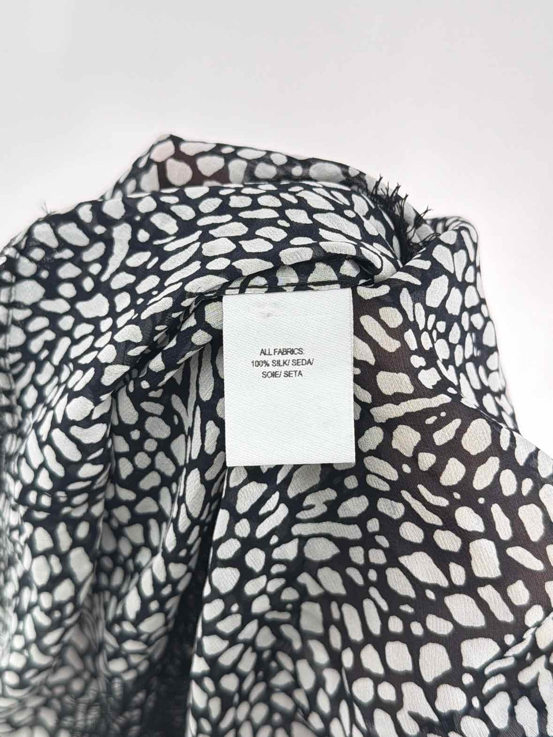 Size 6 DEREK LAM White Print Shirt