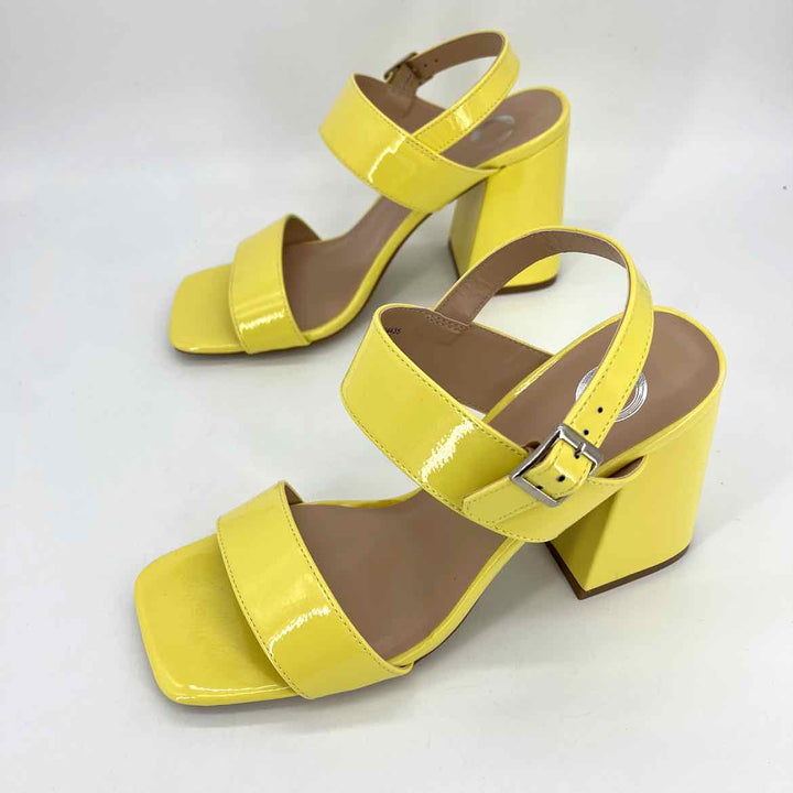 Shoe Size 7.5 Yellow PATENT Sandals