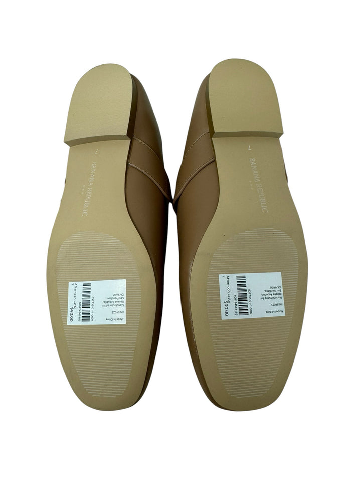Shoe Size 7 Banana Republic Tan Flats