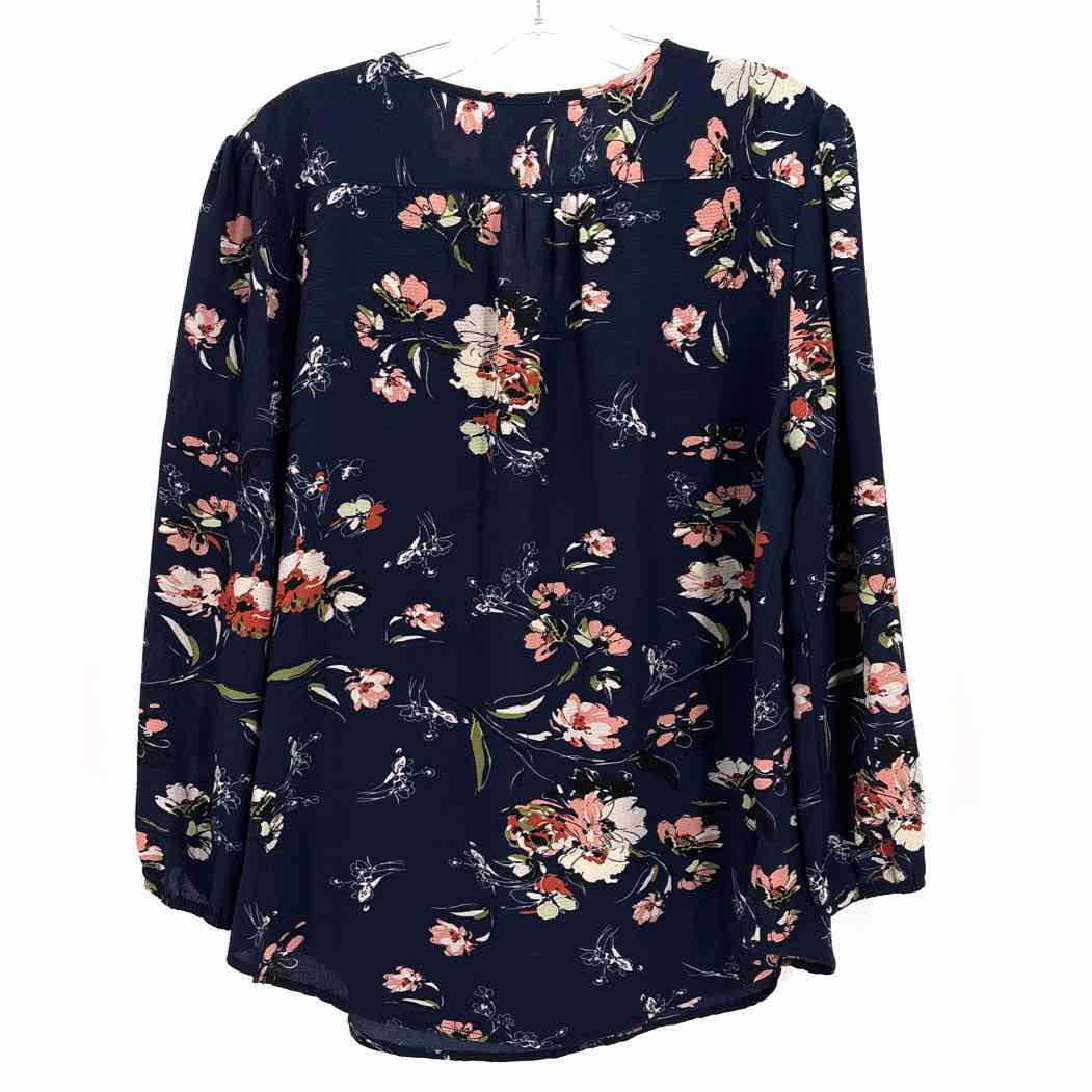 Size XL Navy Shirt