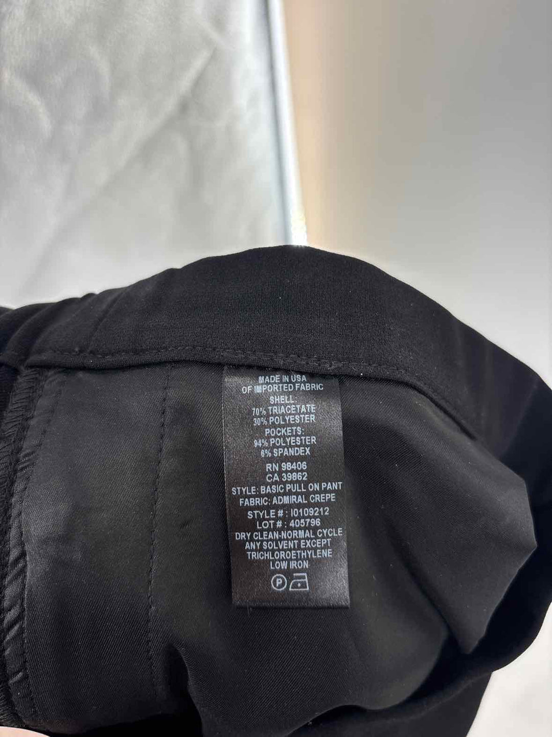 Size 00 THEORY Black Pants