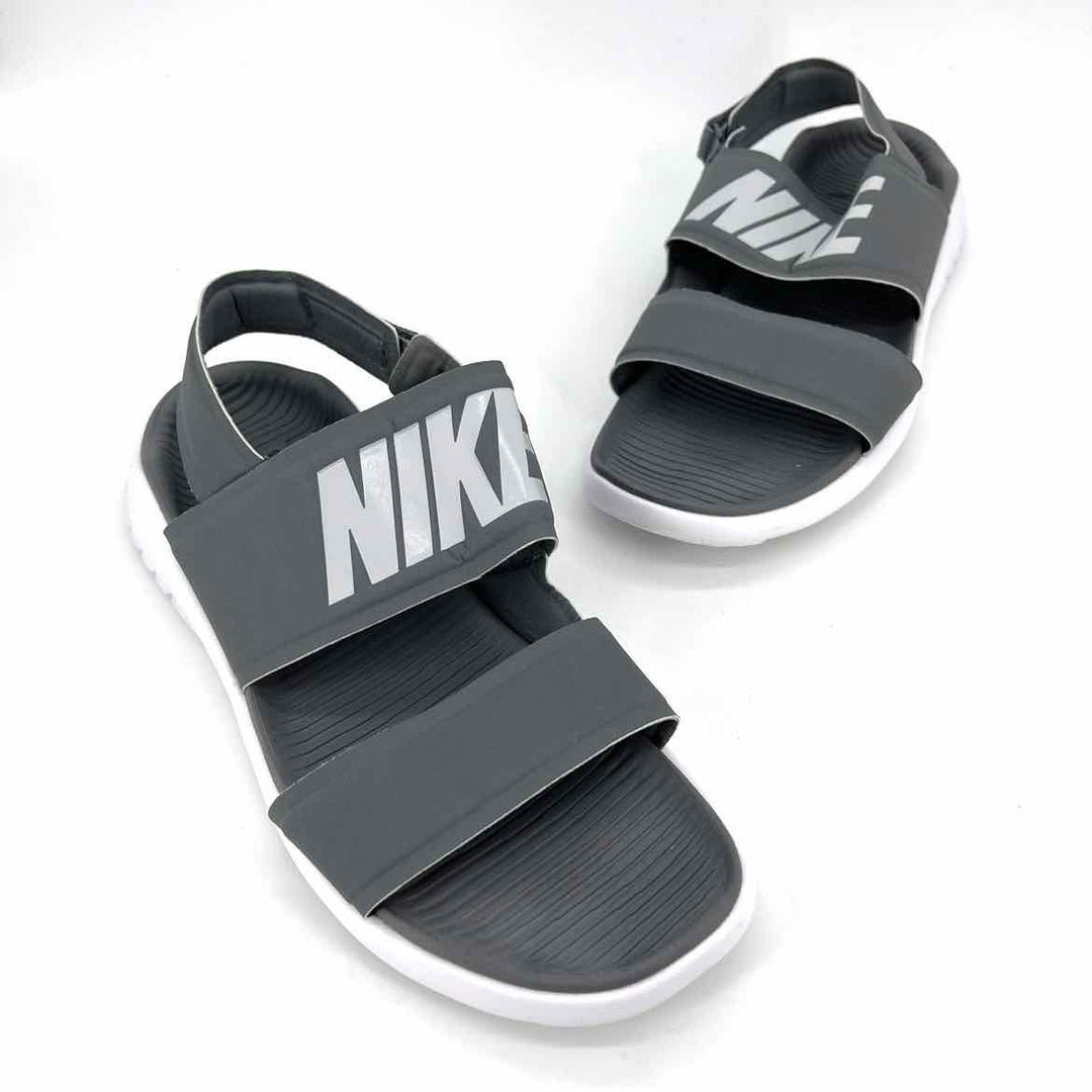 Shoe Size 9 Nike Gray Sandals
