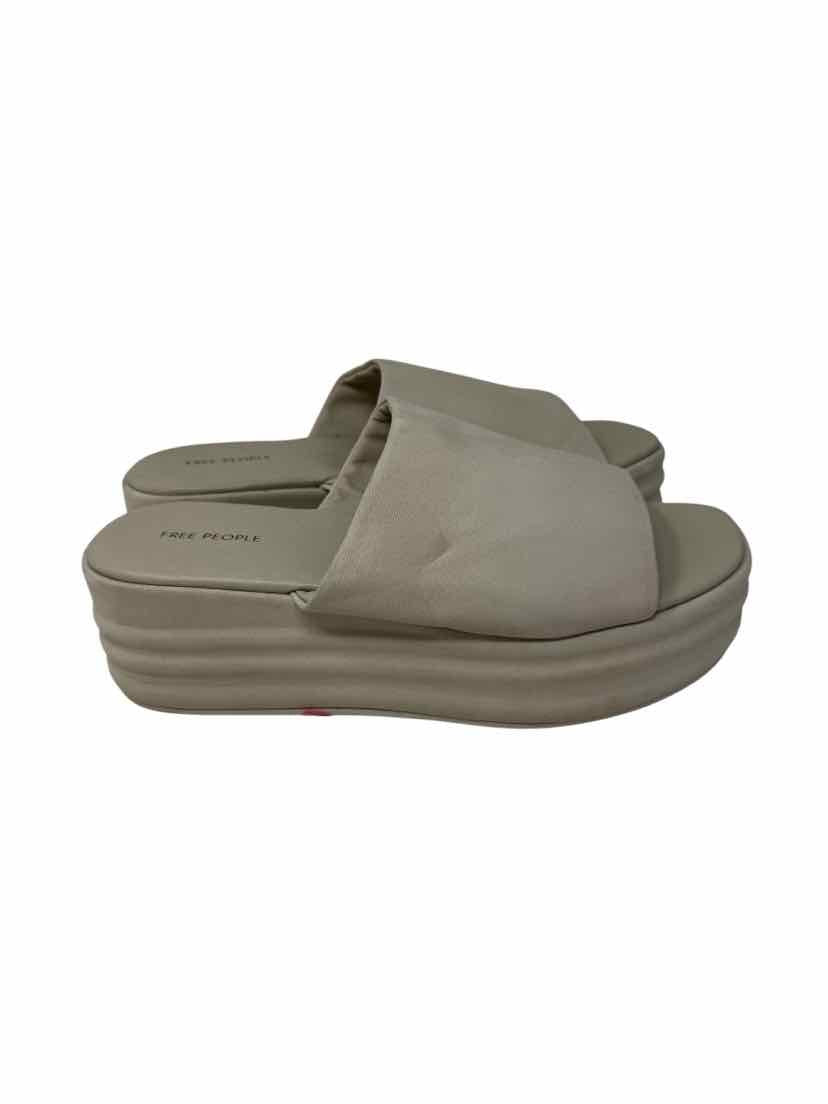 Shoe Size 40 FREE PEOPLE Ivory Leather Sandals