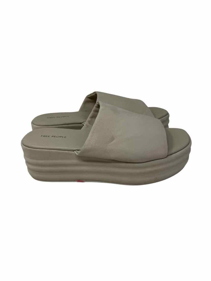 Shoe Size 40 FREE PEOPLE Ivory Leather Sandals