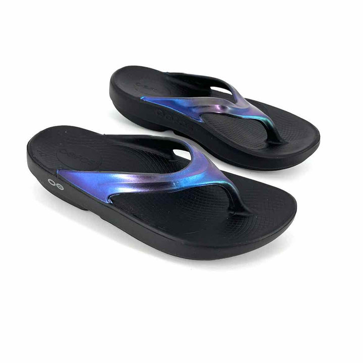 Shoe Size 8 OOFOS Multi-Color Sandals