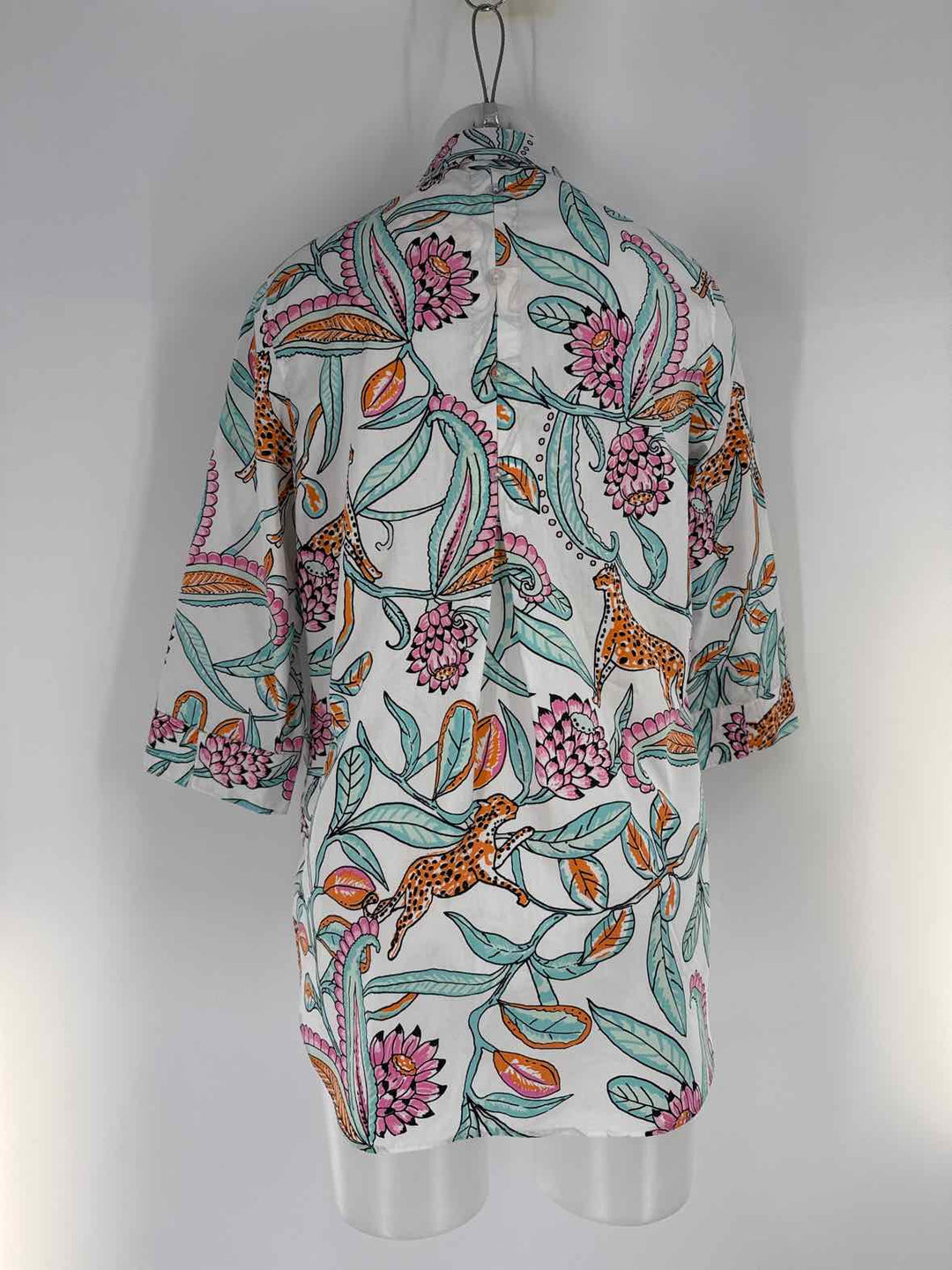 Size M White Print Shirt