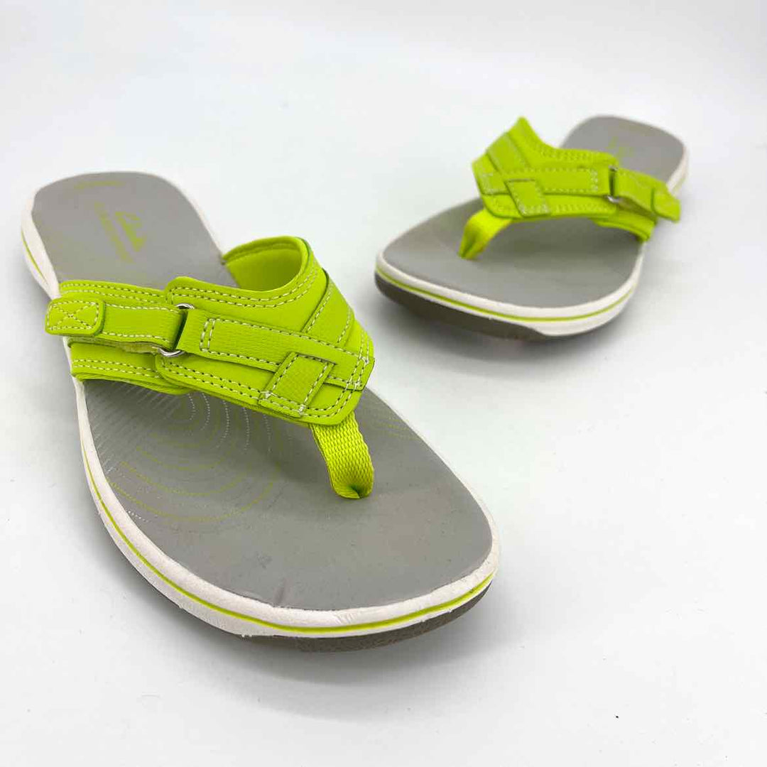 Shoe Size 7 CLARKS Green Sandals