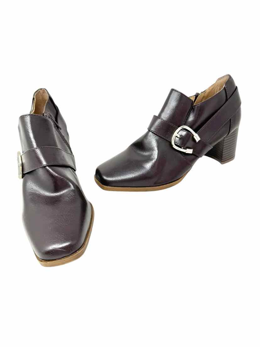 Shoe Size 7.5 Black Leather Boots
