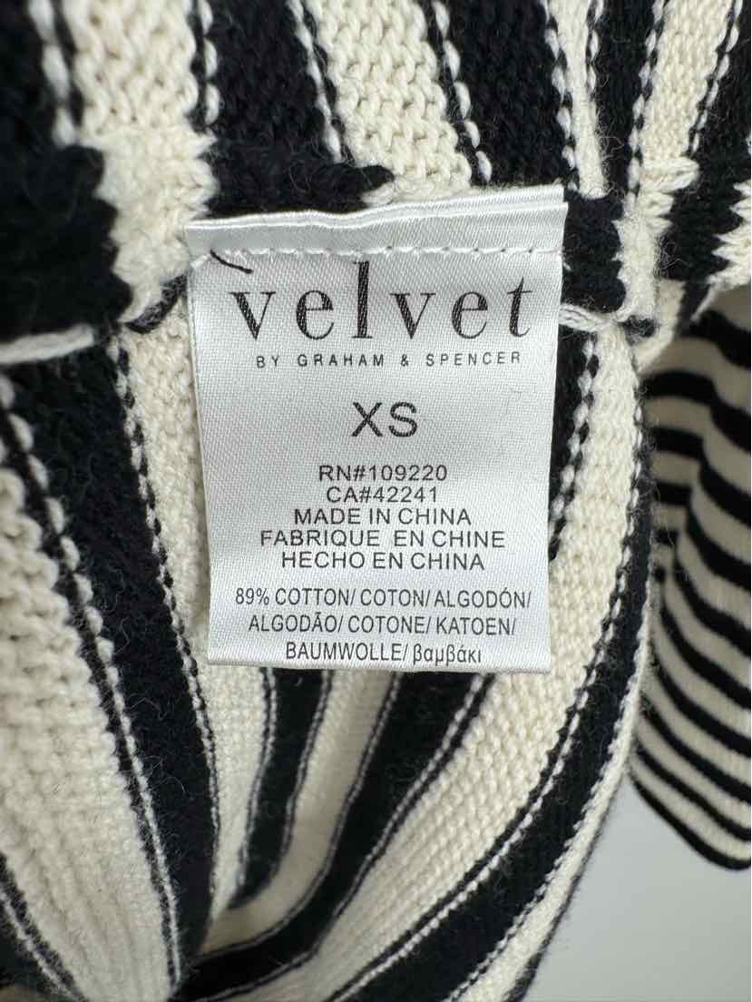 Size X GRAHAM & SPENCER Black Sweater