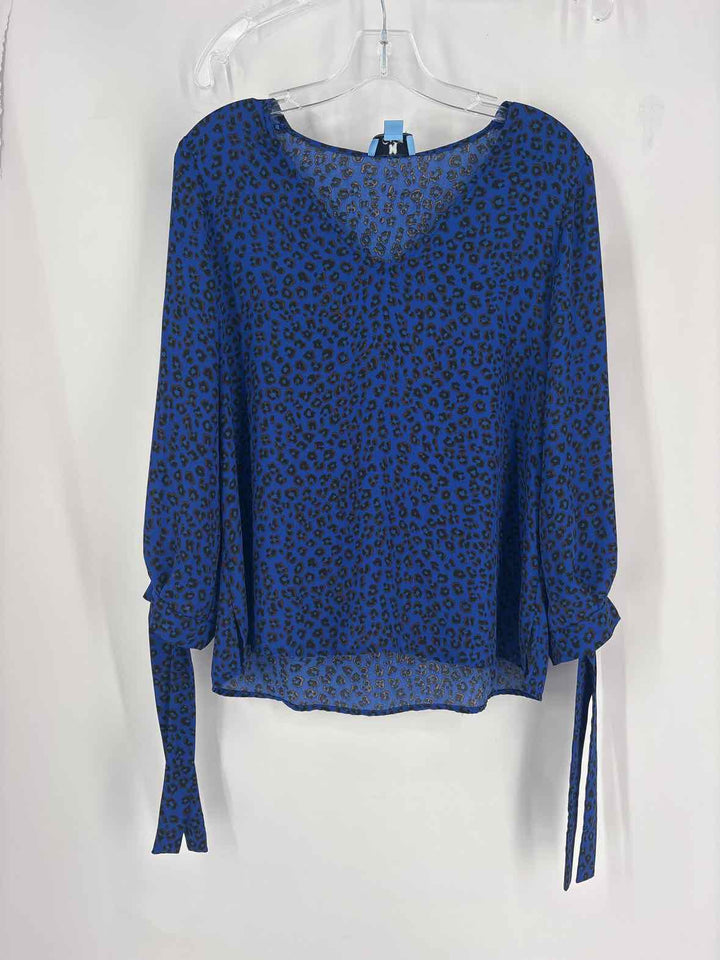 Size M CECE Blue Print Shirt