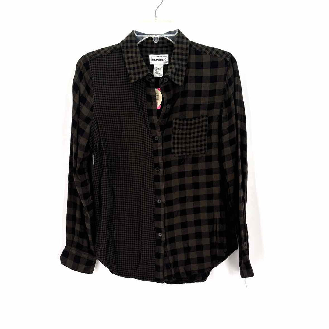 Size M Multi-Color Knit Shirt