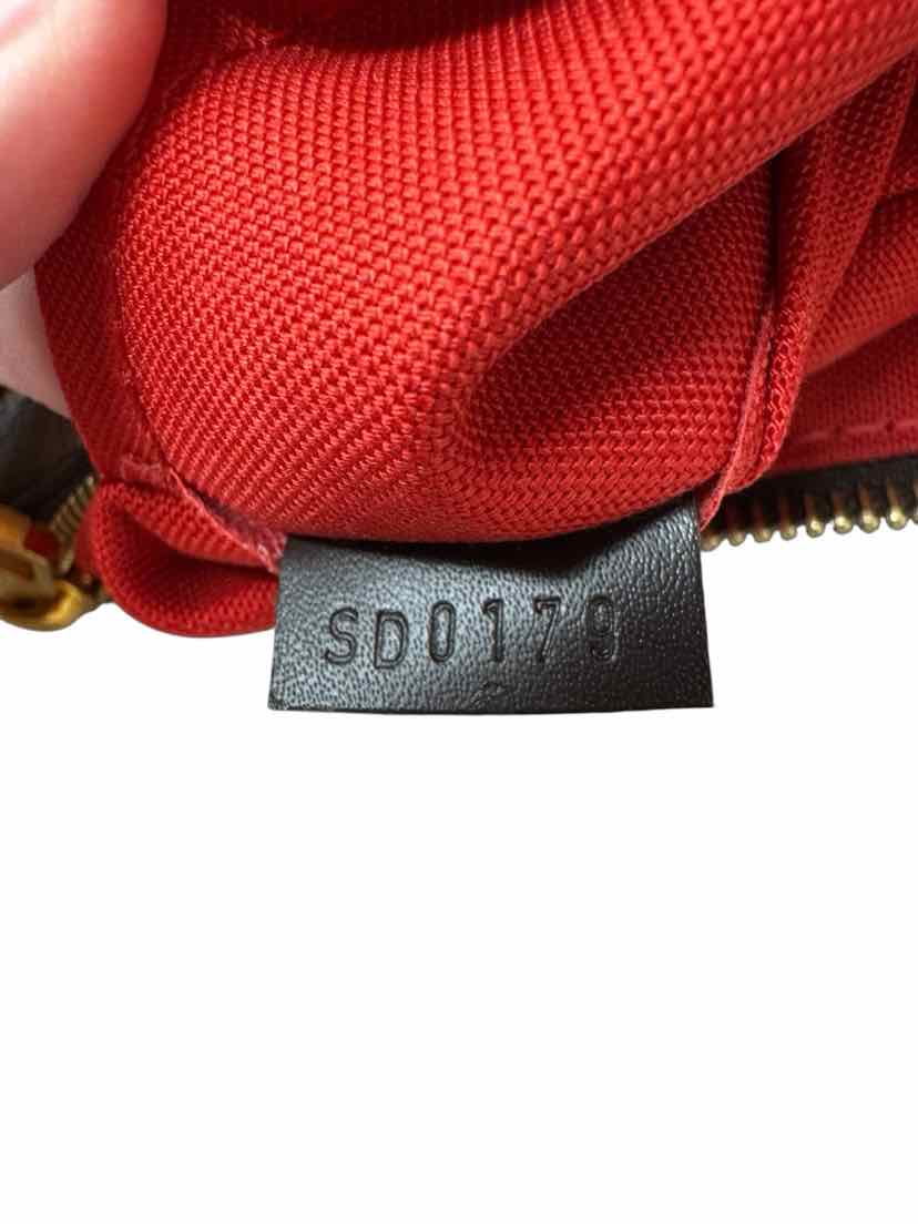 Louis Vuitton Luxury - Purse