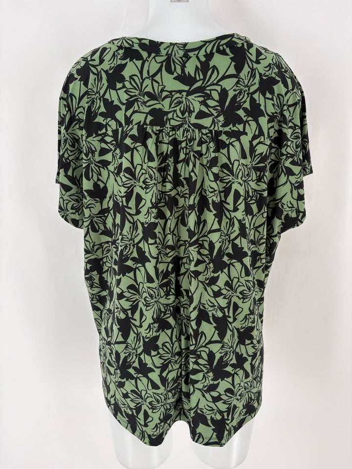 Size 2X Jones New York Green Print Shirt