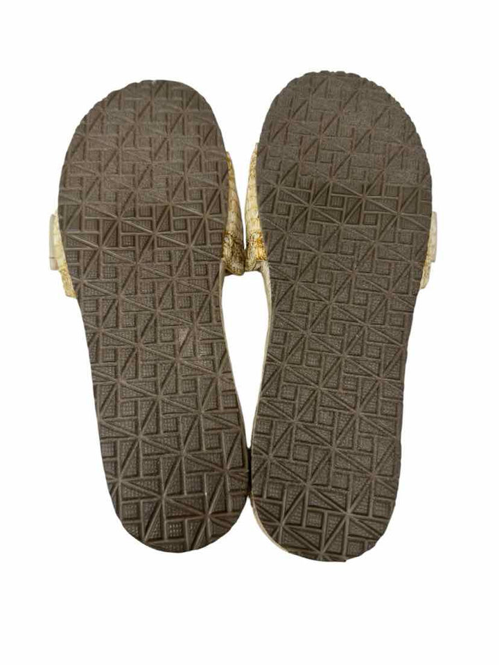 Shoe Size 9 HAUTE HIPPE Tan Sandals