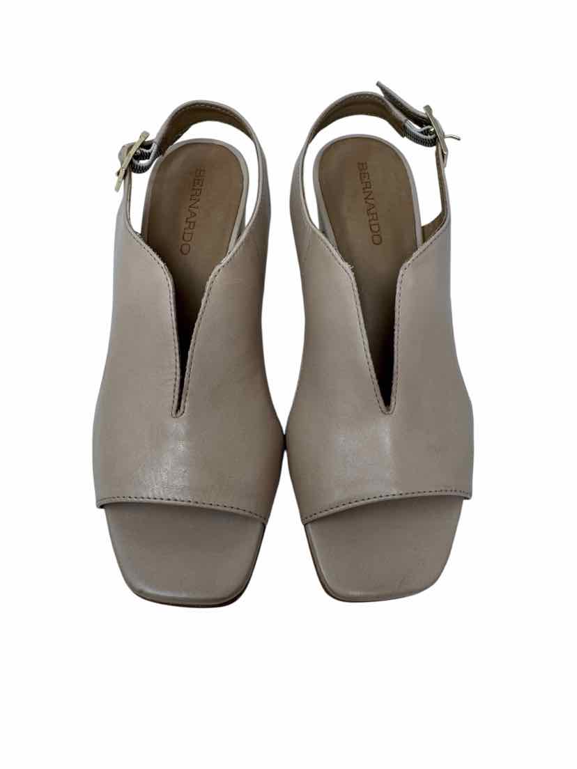 Shoe Size 7 Bernardo Tan Leather Sandals