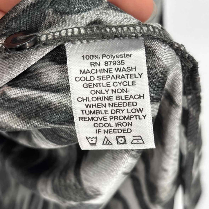 Size XL SUSAN GRAVER Gray Shirt