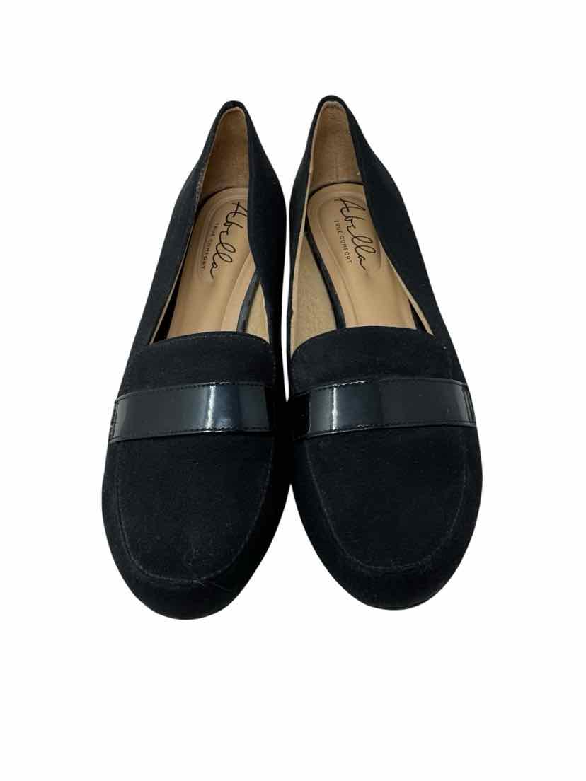 Shoe Size 6.5 Black Flats