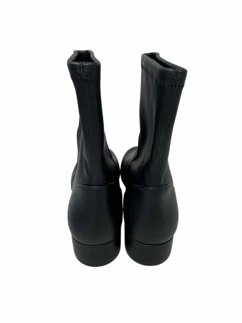 Shoe Size 8.5 Stuart Weitzman Black Boots
