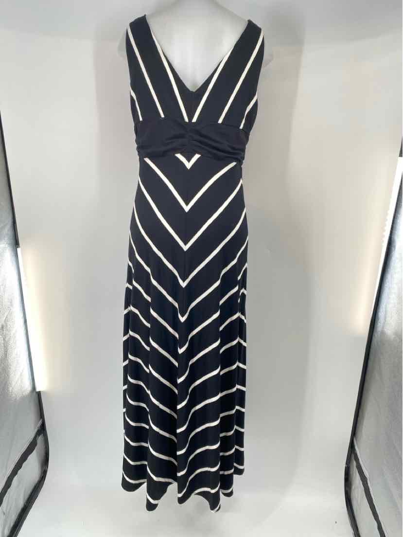 Size L White House Black Market Black/White Dress