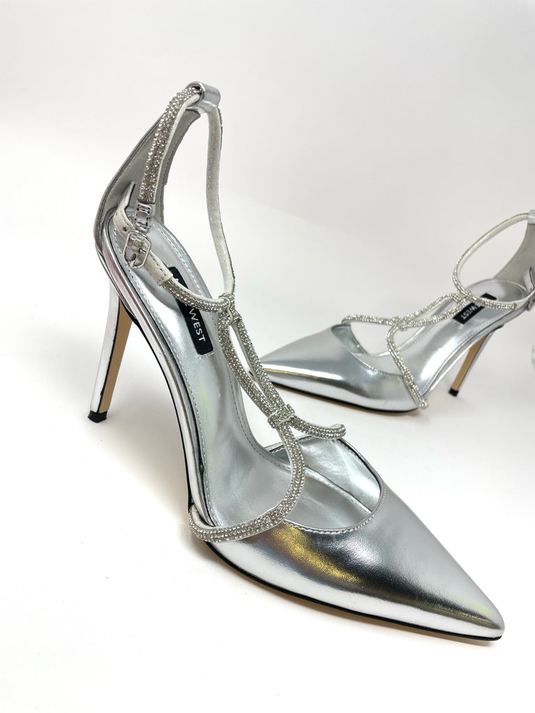 Shoe Size 8.5 Nine West Silver Pumps