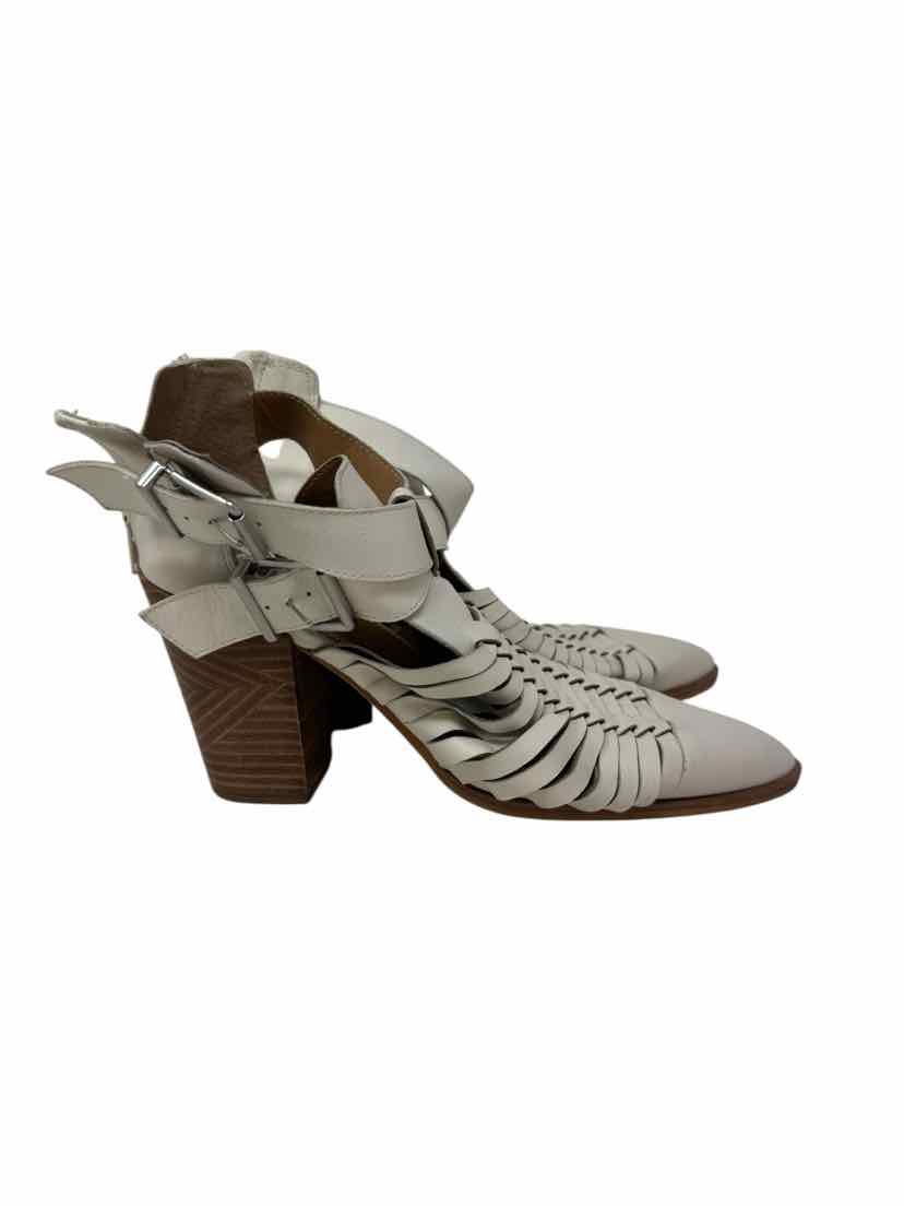 Shoe Size 10 Gianni Bini Cream Boots