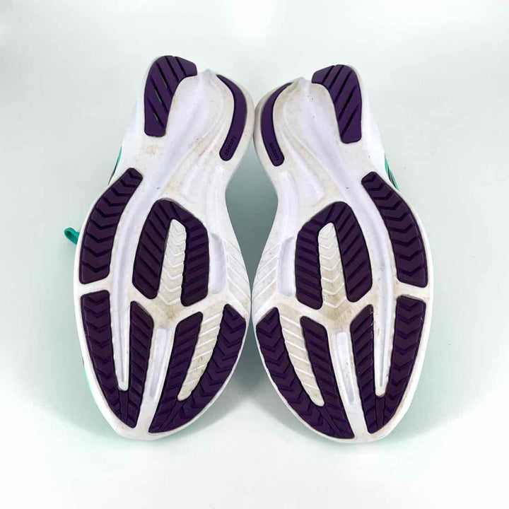 Shoe Size 9 Saucony MINT Knit Sneakers