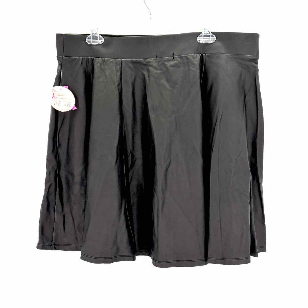 Size 1X Torrid Black Faux Leather Skirt