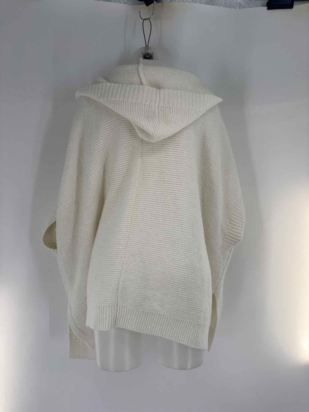 Size M AERIE Cream Sweater