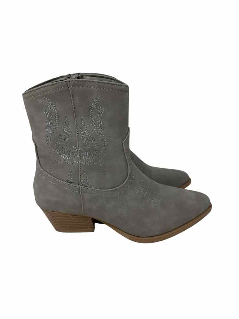 Shoe Size 9 SONOMA Gray Boots