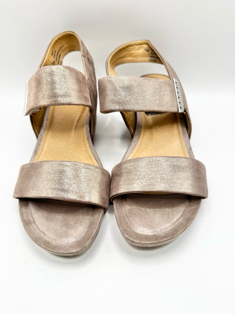 Shoe Size 7.5 SOFFT Brown Sandals