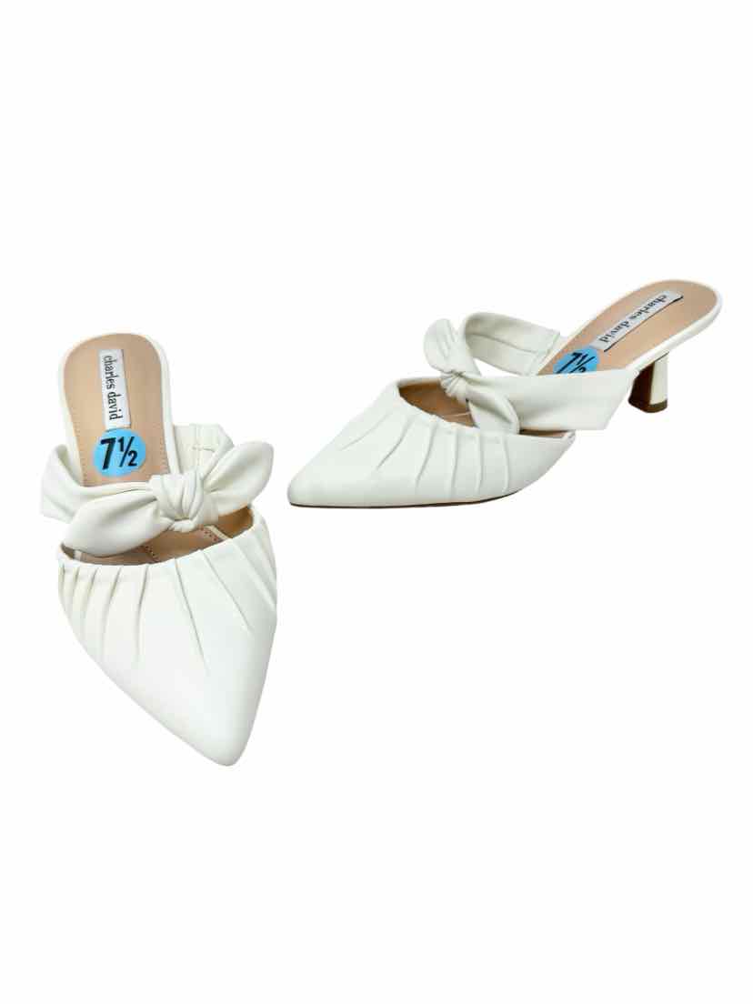Shoe Size 7.5 CHARLES DAVID Cream Pumps