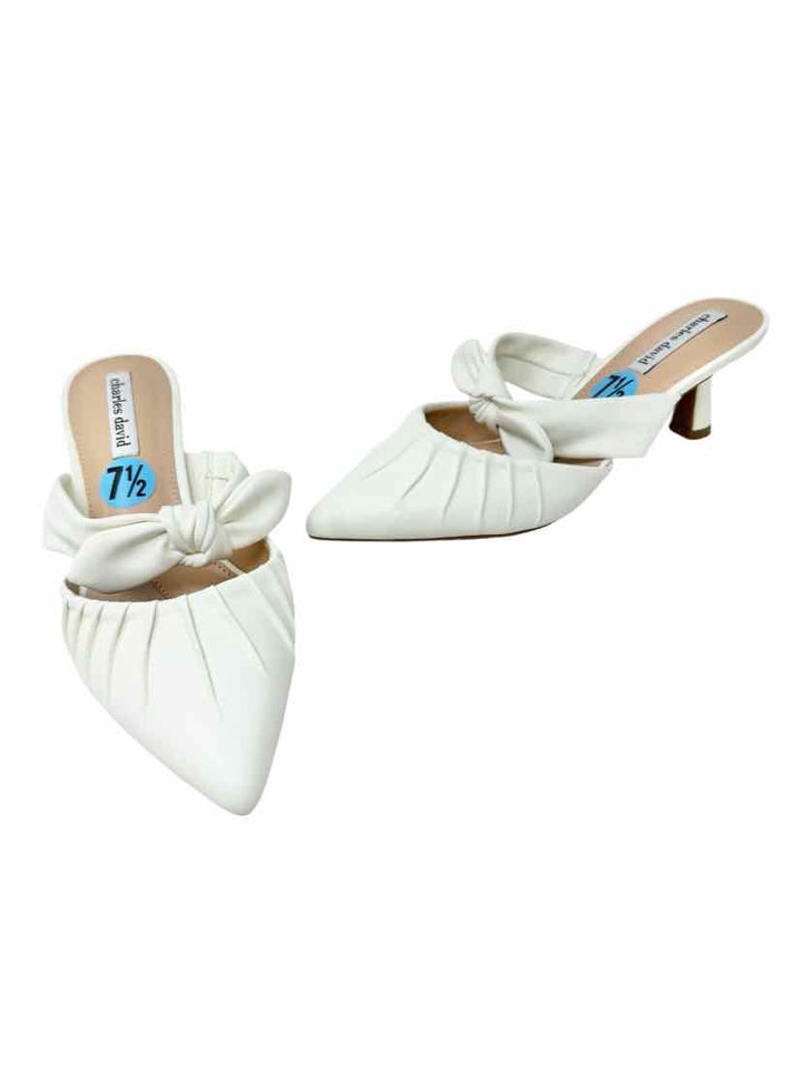Shoe Size 7.5 CHARLES DAVID Cream Pumps