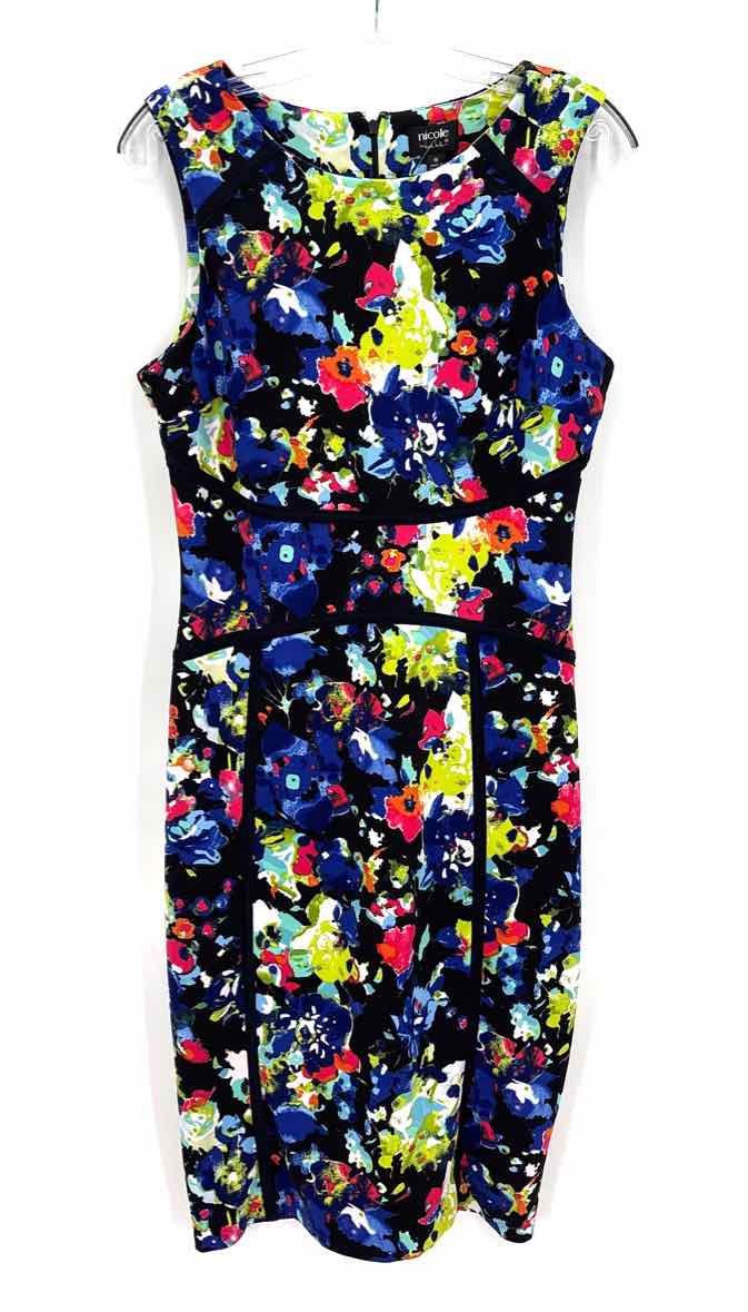 Size M NICOLE Multi-Color Dress