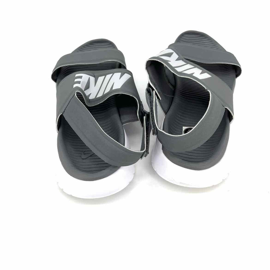 Shoe Size 9 Nike Gray Sandals
