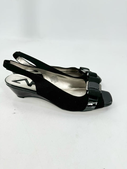 Shoe Size 7 Anne Klein Black Flats