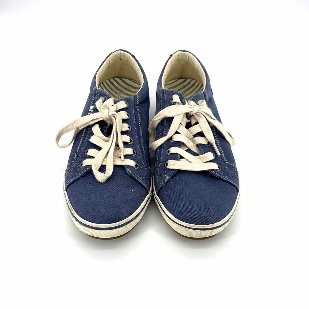Shoe Size 9 TAOS Navy Canvas Sneakers