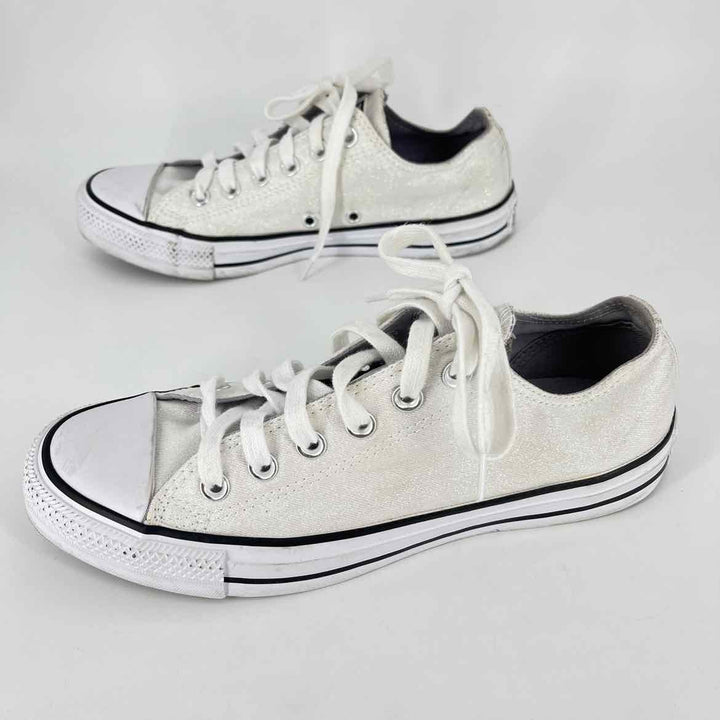 Shoe Size 8 Converse White Canvas Sneakers