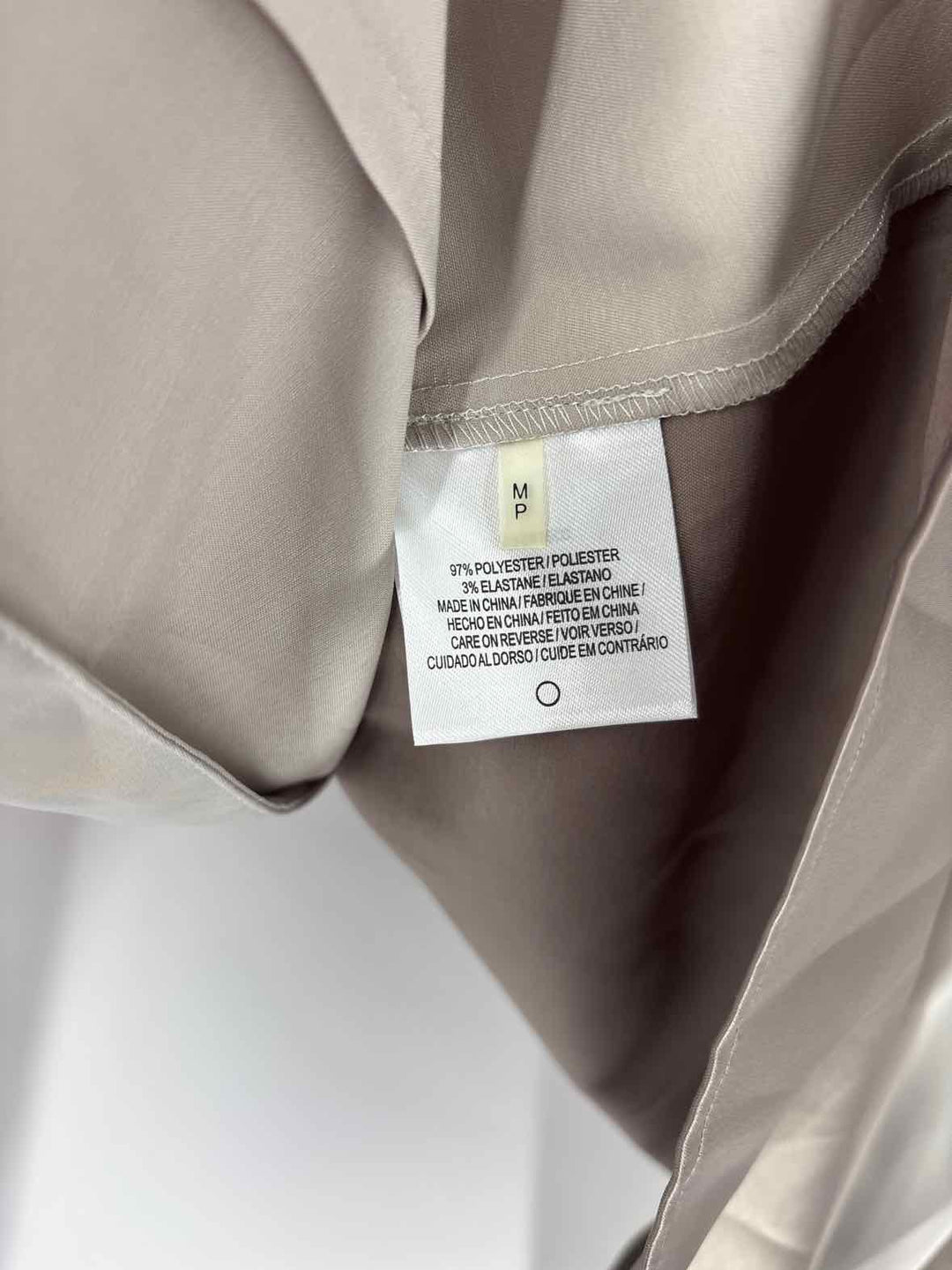 Size M TAHARI Silver Shirt