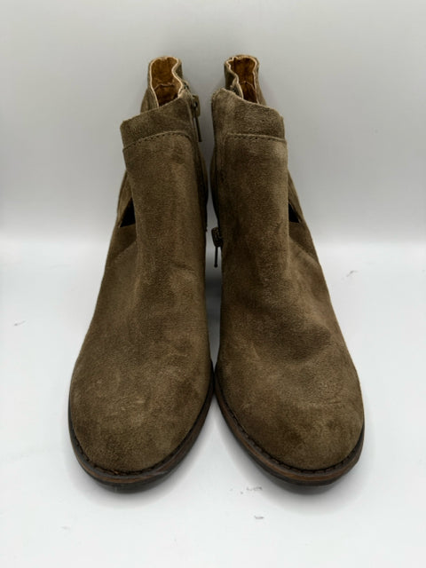 Shoe Size 7 LUCKY Olive Suede Boots